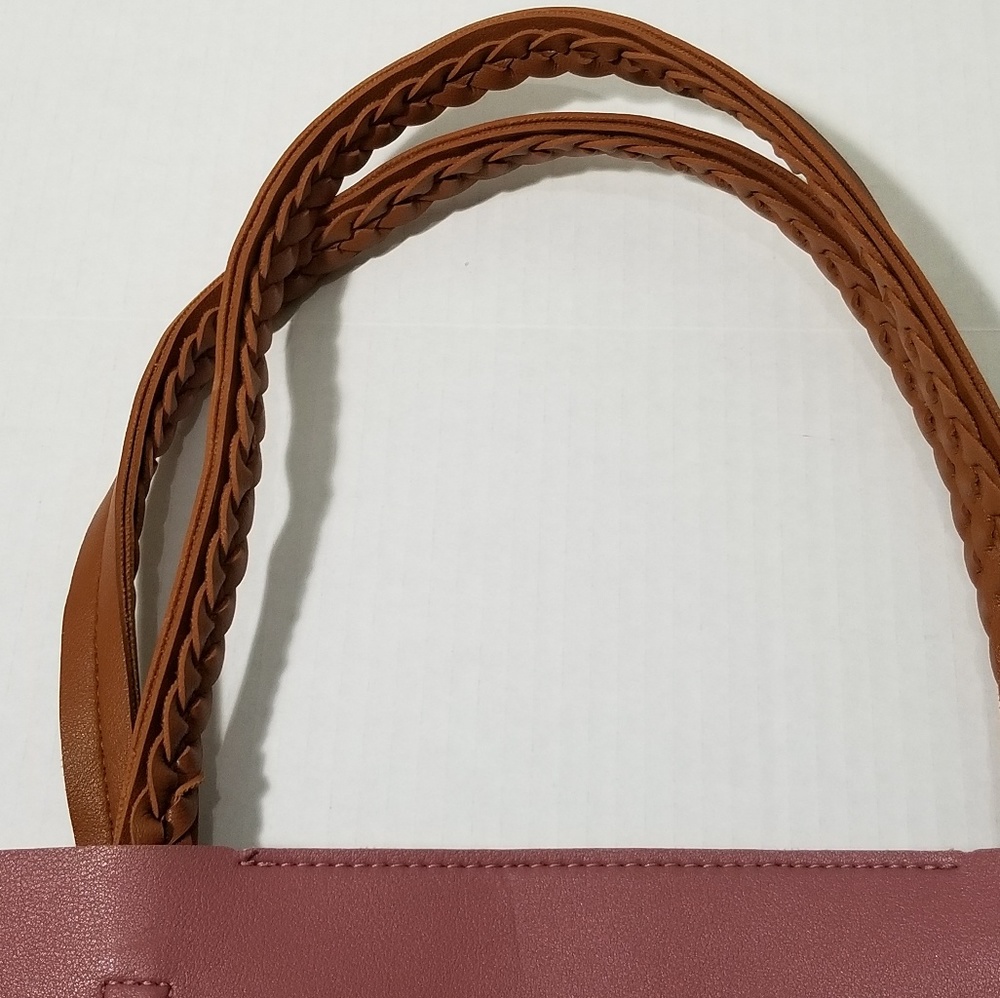 Handbags - Picture 3 of 5